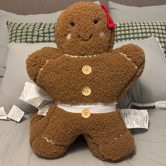 Cupcakes and cashmere gingerbread decorative pillow set - Picture 3 of 3